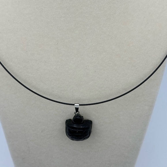 Obsidian turtle carving pendant on wire choker with silver hardware - Picture 6 of 8